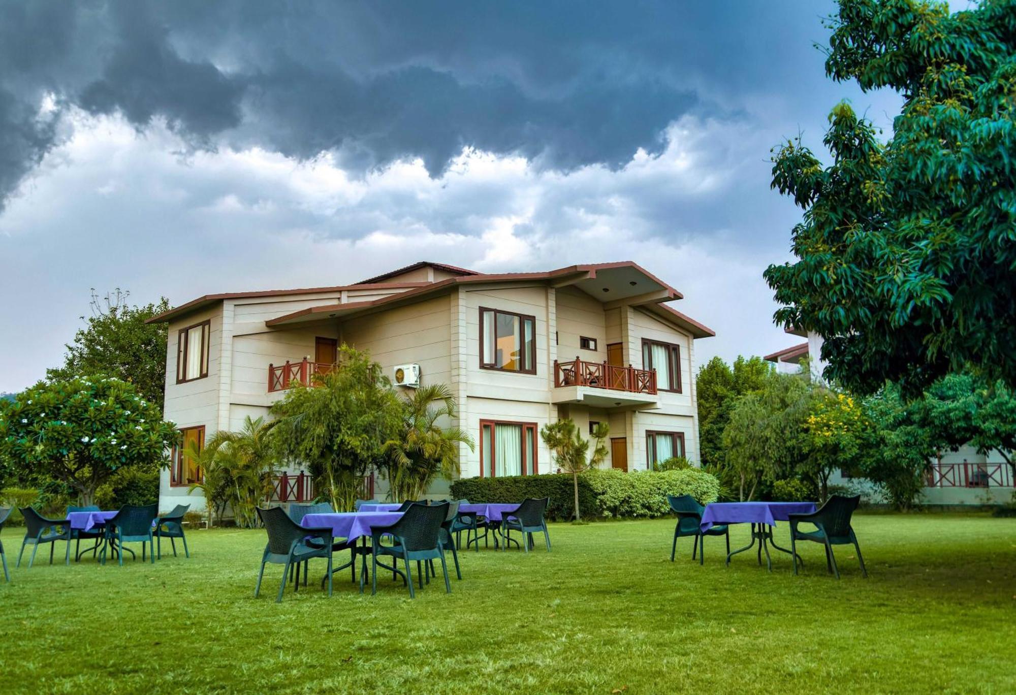 Sunday Alaya Corbett Villa Rāmnagar Exteriör bild